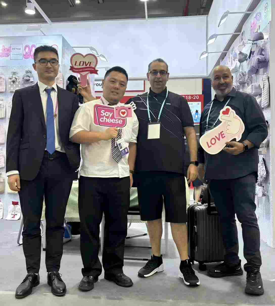 Our Company Shines at the 138th Canton Fair: Innovative Cosmetic Bags Bridge Global Opportunities​